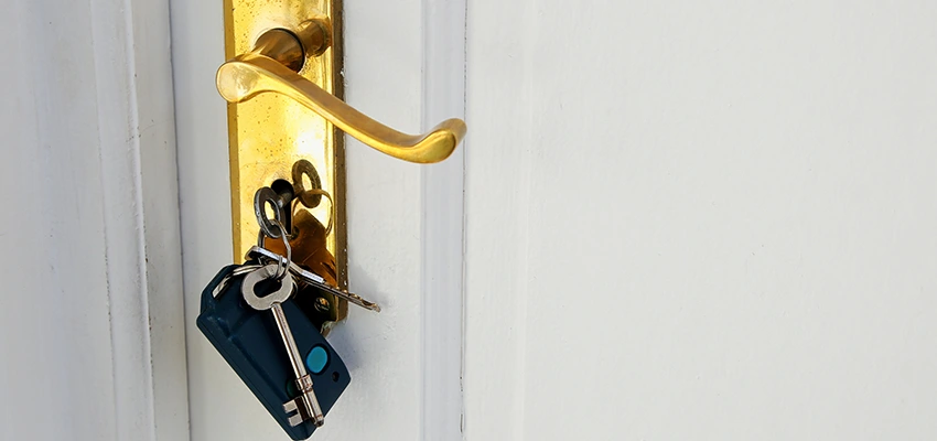 Broken Door Key Extraction in Porterville, CA